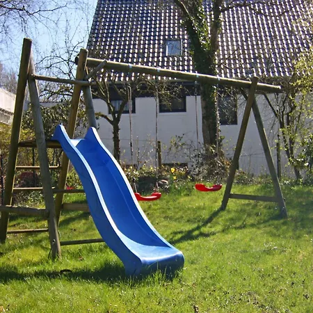 Cottage, Steam * Damp